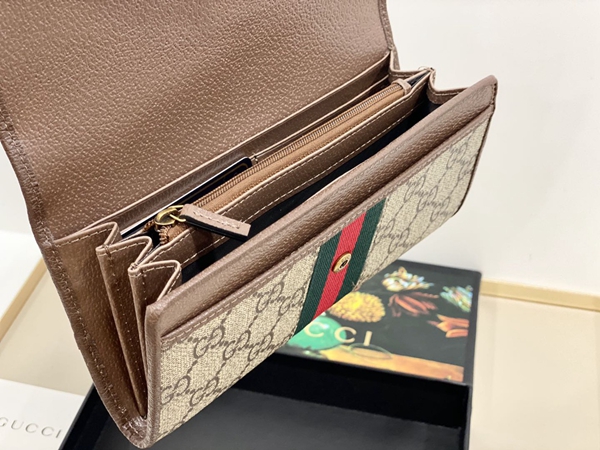 グッチ財布コピー角部分ディテール